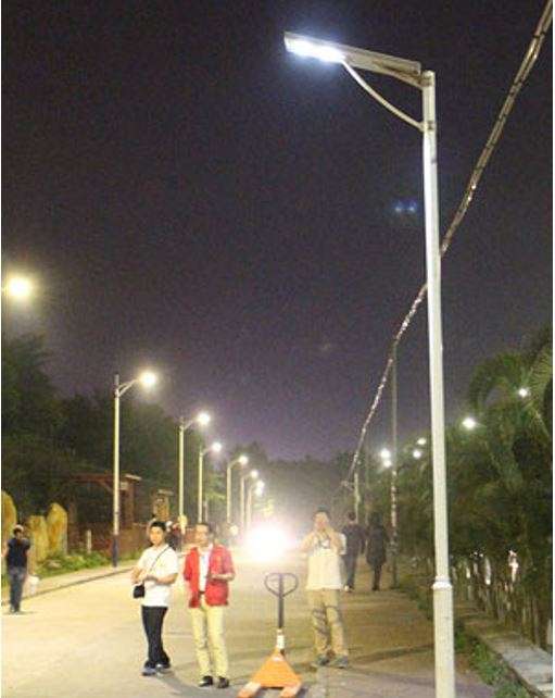 40 WATT LED SOLAR Street or Wall Light, PIR Motion Sensor, Waterproof with 3 Lighting modes