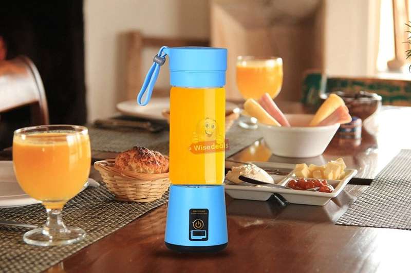 Portable Size Rechargeable USB Electric Fruit Juicer, Smoothie Maker & Blender