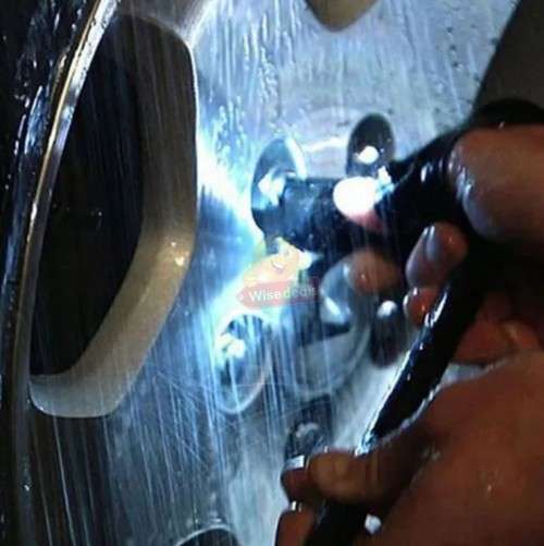 Why holding a flashlight and only have one hand to work use the Glove Light and have both hands free