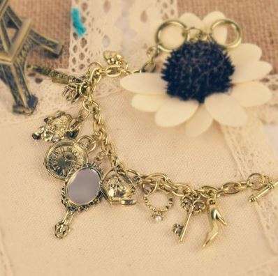Elegant Vintage 18K Gold Plated Charm Bracelet