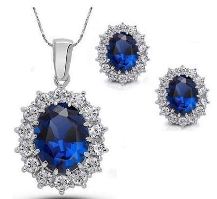 Equisite Sterling Silver Princess Kate Look a Like Sapphire Juwellery Set