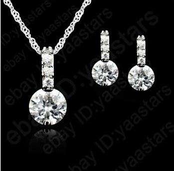 Equisite Ladies 925 Stamped Sterling Silver Round Cut Cubic Zirconia Jewelry Set