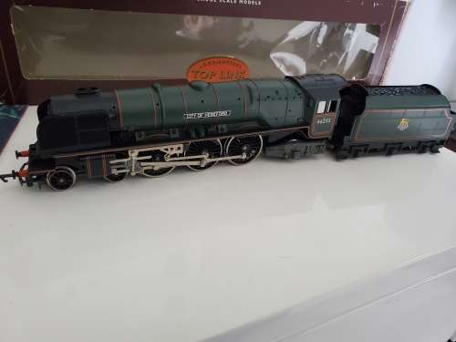 HORNBY OO SCALE - BR CITY OF HEREFORD 4-6-2 STEAM LOCO and TENDER - BOXED