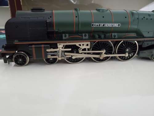 HORNBY OO SCALE - BR CITY OF HEREFORD 4-6-2 STEAM LOCO and TENDER - BOXED