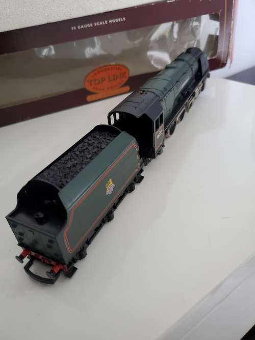 HORNBY OO SCALE - BR CITY OF HEREFORD 4-6-2 STEAM LOCO and TENDER - BOXED