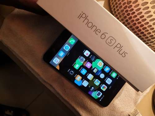 iPhone 6S Plus 64GB Space Gray + 3800 mAH battery powercase **PRISITINE CONDITION**