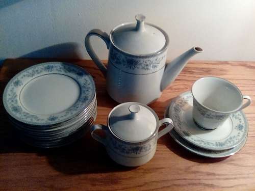 Noritake Blue Hill 2482 Partial Tea Set