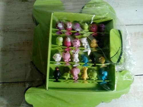 Complete Stikeez Friends with Album Stand