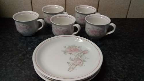 Five Vintage Drostdy Stonecraft Cups & Three Plates - Collection Only