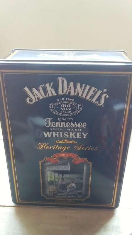 Jack Daniels Old no 7 Tennessee Whiskey Tin 27cm x 20cm x 10cm