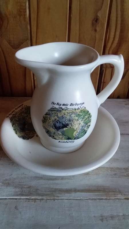 Vintage Souvenir Kimberley The Big Hole/Oop Myn Glazed Ceramic Jug  & Basin