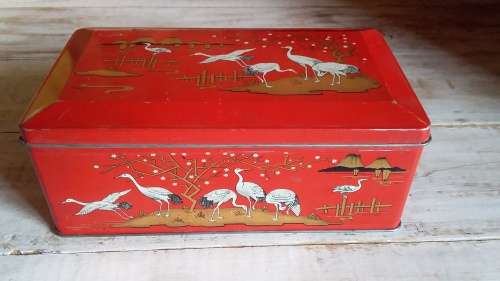 Vintage Bilingual Oriental Theme Bakers Tin