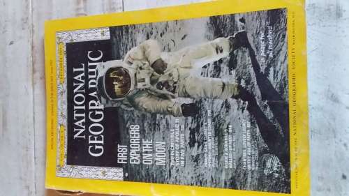 National Geographic Mag Dec 1969 includes 7" singel record of space age sounds