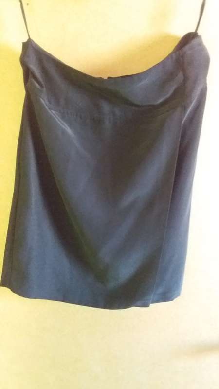 Ladies Inwear Size 34 Short Skirt with Slit