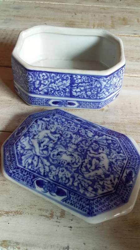 Decorative Blue & White Heavy Porcelain Trinket Holder
