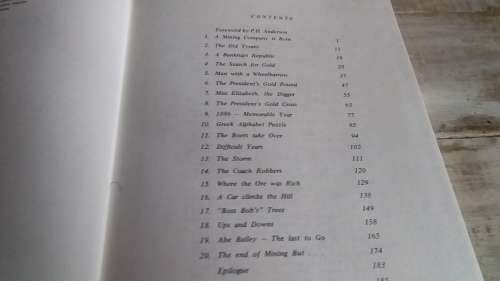 Valley of Gold - A.P Cartwright with Illustrations and Photos