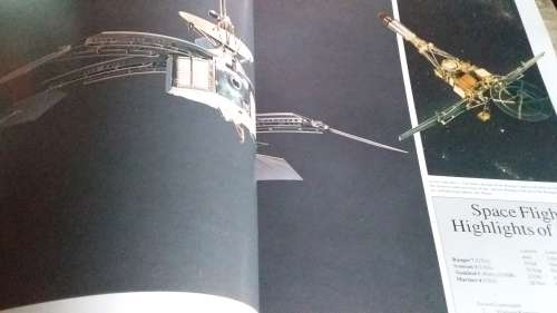 The Pictorial History of World Spacecraft