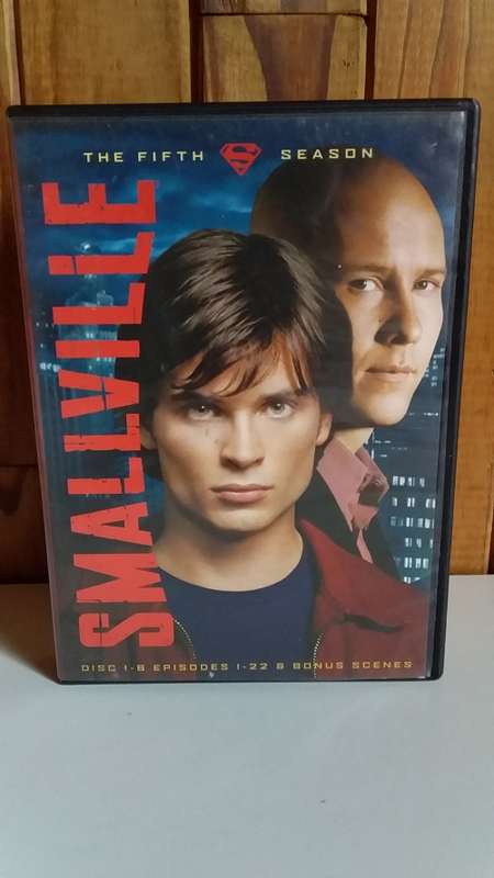 Smallville - The Fifth Season 6 Discs Episodes 1 - 22