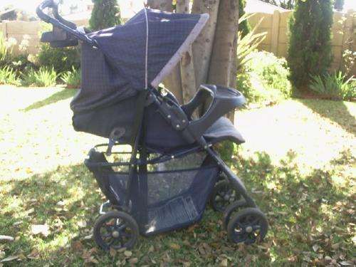 Graco Pram - Urgent Sale (Collection Only)