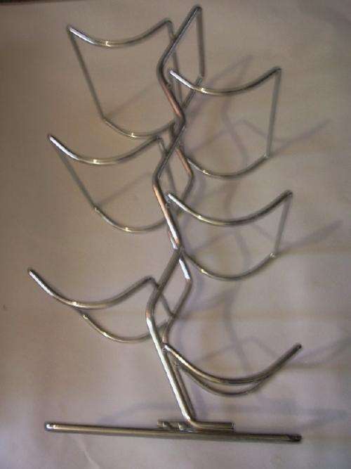 Stylish Upright Metal Six Bottle Rack