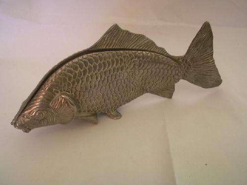 Attractive Metal Fish Serviette Holder