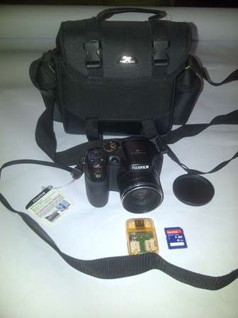 FujiFilm 18xOptical Zoom Digital Camera with Bag