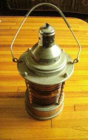 Wind Up Musical Metal & Glass Lamp/Lantern