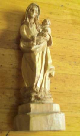 Small Wooden Sculpture of Mary Magdalena with Child - Made in Israel 15cm