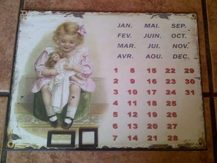 Adorable Metal Vintage Rust Effect Calender with Magnetic Indicators for Month & Date