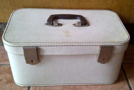 Vintage White Leatherette Vanity Case