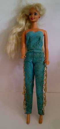 Barbie - Copyright Mattel 1976 (Torso 1966)