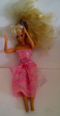 Barbie - Copyright Mattel 1976 (Torso 1966)