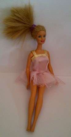 Barbie - Copyright Mattel 1998 (Torso 1991)