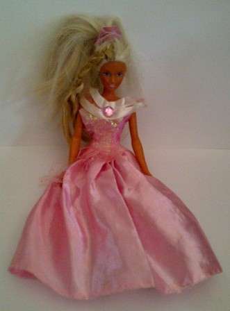 Barbie - Copyright Mattel 1995 Stamped