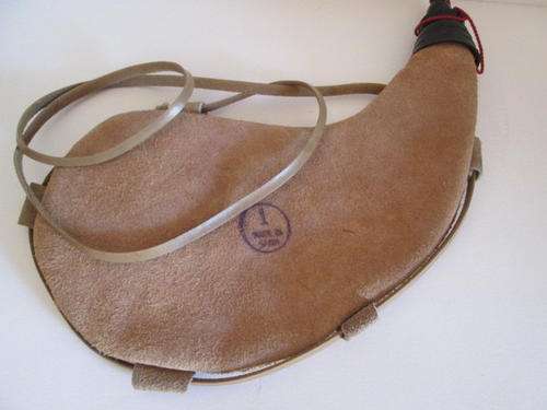Old Leather Wine Pouch with Strap - Made in Spain