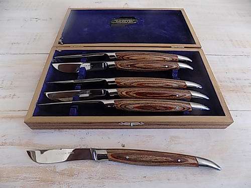 Boxed Set of Stainless Steel Knives with Attractive Wooden Handles
