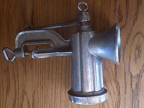 Solid Metal No 8 Meat Mincer in Good Condition