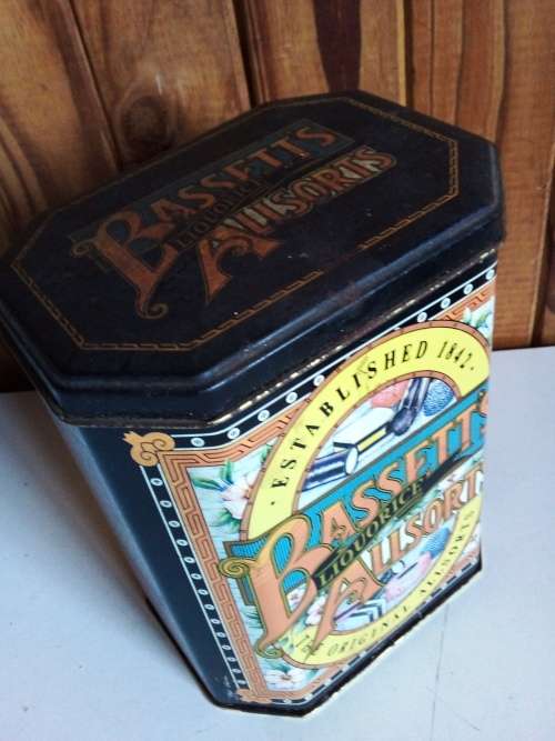 Bassett`s Liquorice Allsorts Tin