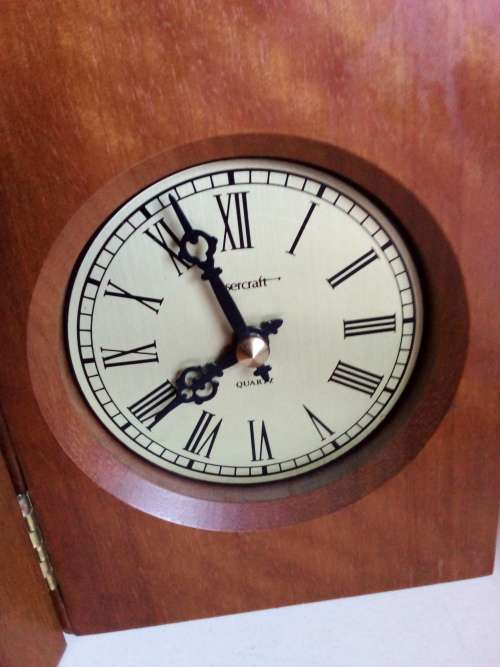 Various Battery Operated Clocks- Not Working