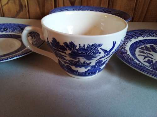 Churchill England Blue Willow Four Piece