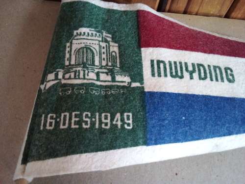 16 Desember 1949 Inwyding Voortrekkermonument Materiaal Vlag op Hout Stokkie