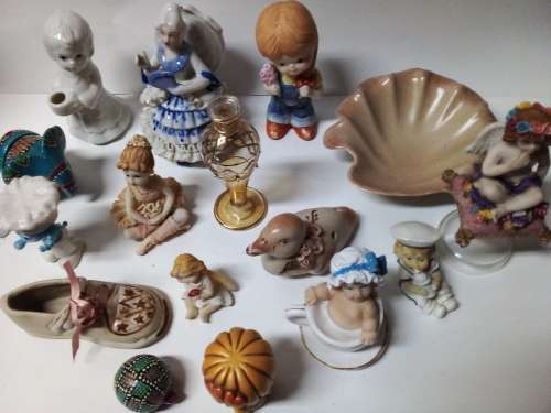 Bunch of Small Ornaments in Good Condition