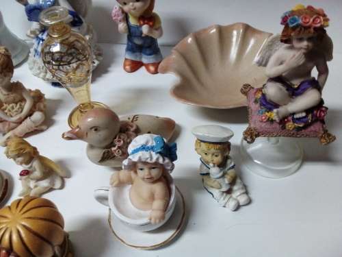 Bunch of Small Ornaments in Good Condition