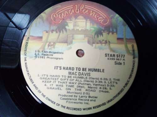 Mac Davies - It`s Hard to be Humble Vinyl LP