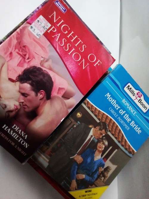 Joblot Mills and Boon plus Few Harlequin Books