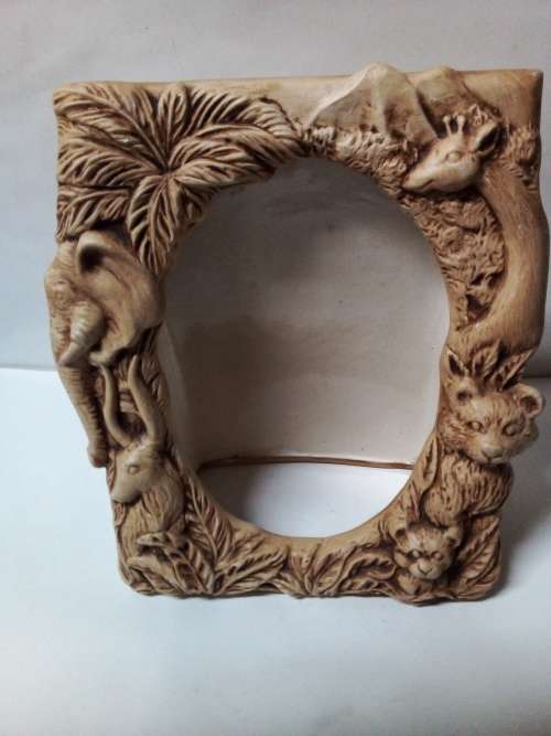 Holland Mold Ceramic Wildlife Frame