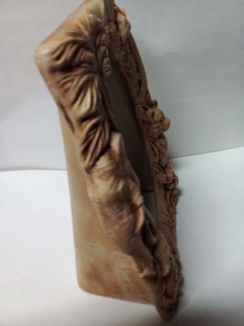 Holland Mold Ceramic Wildlife Frame