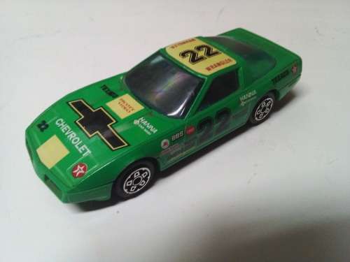 Burango Chevrolet Corvette Die Cast 1:43