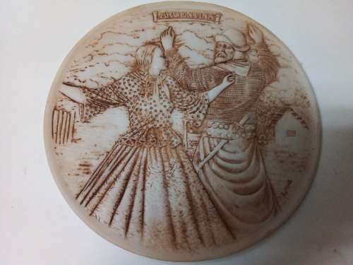 Wall Hanging Plate with Raised Detail