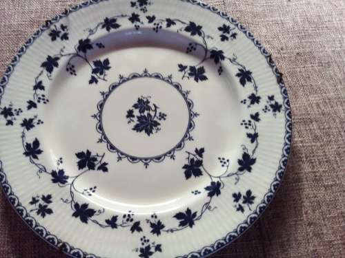 Lovely Royal Doulton `Yorktown` Plate